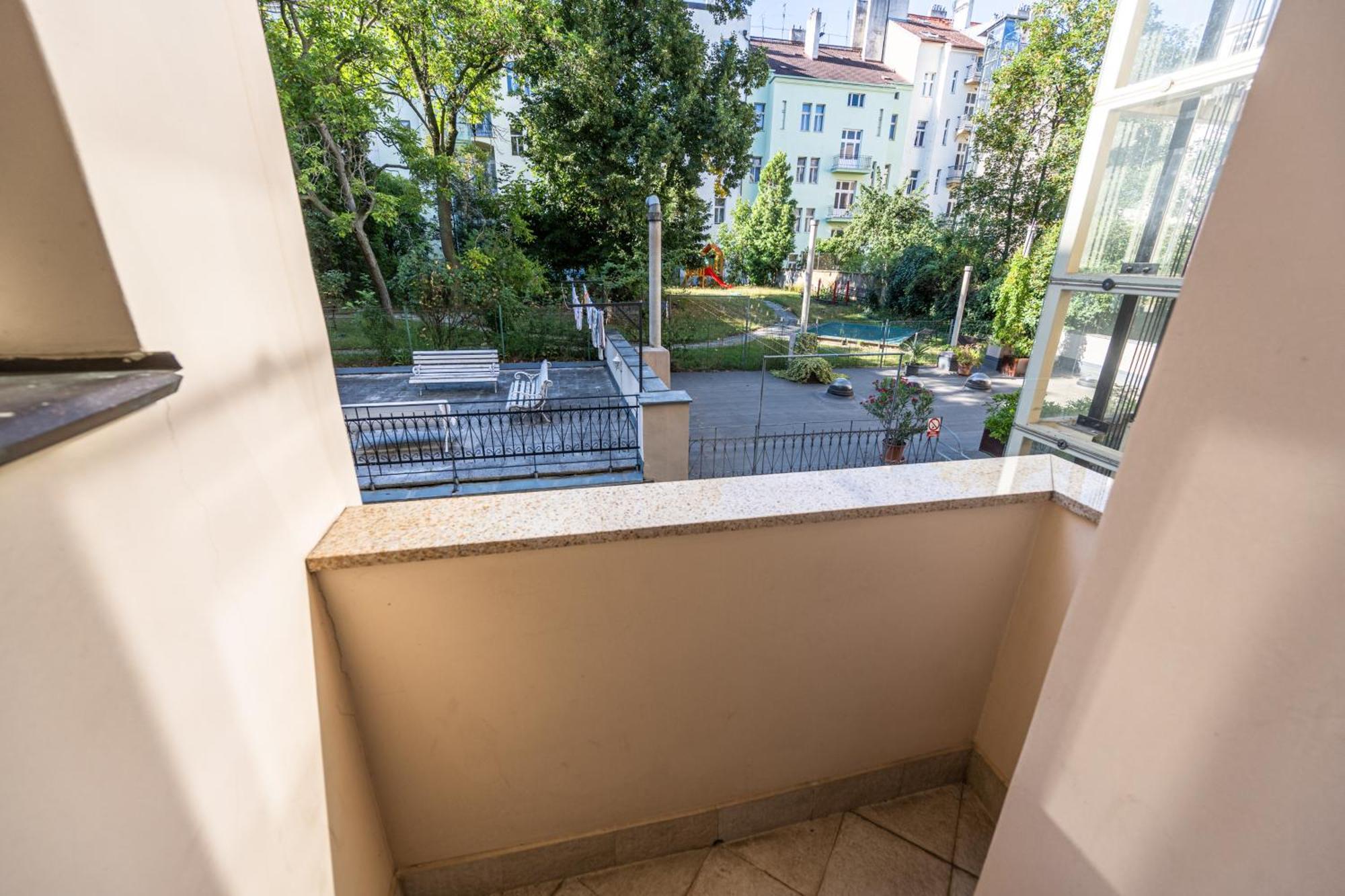 Jiriho Z Podebrad Apartments プラハ エクステリア 写真